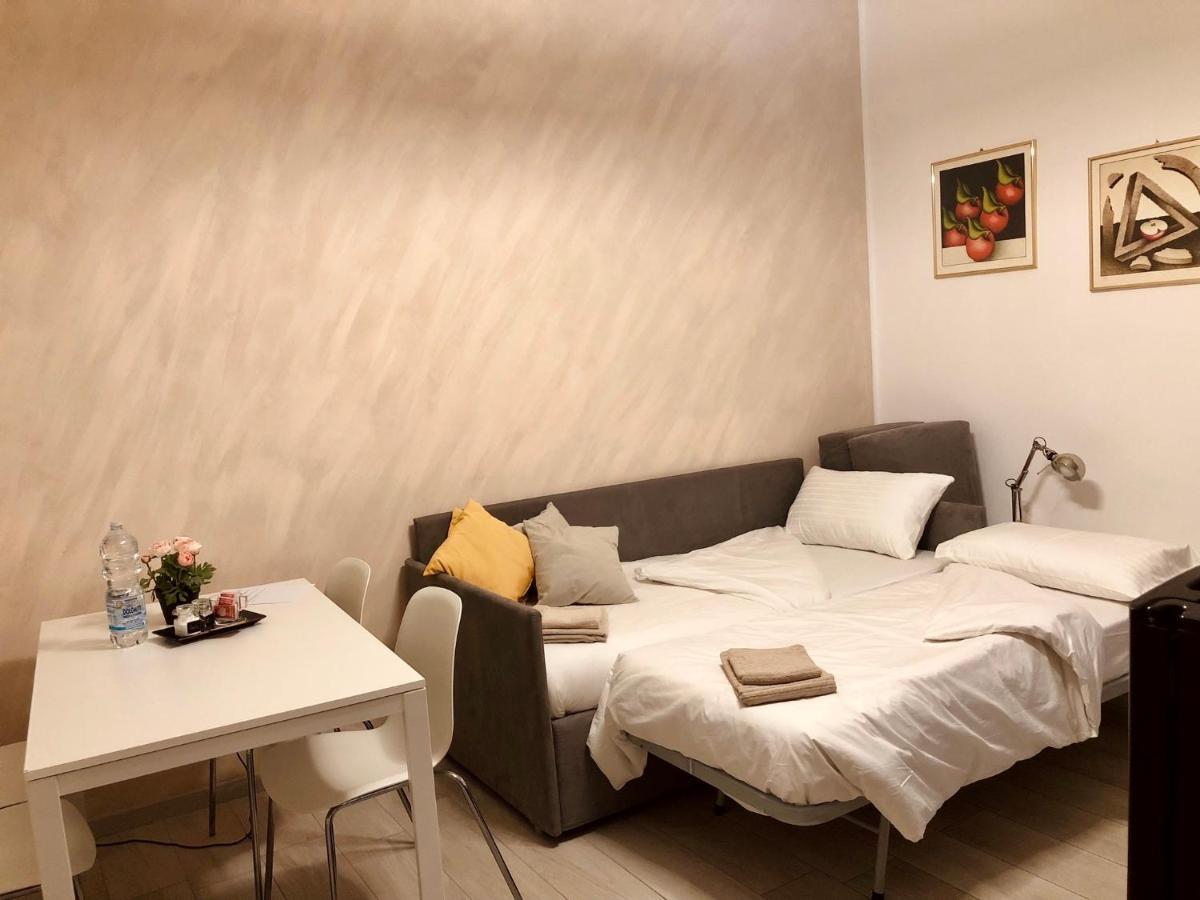 Lovely 2 Room Apartment With Small Garden Милан Экстерьер фото