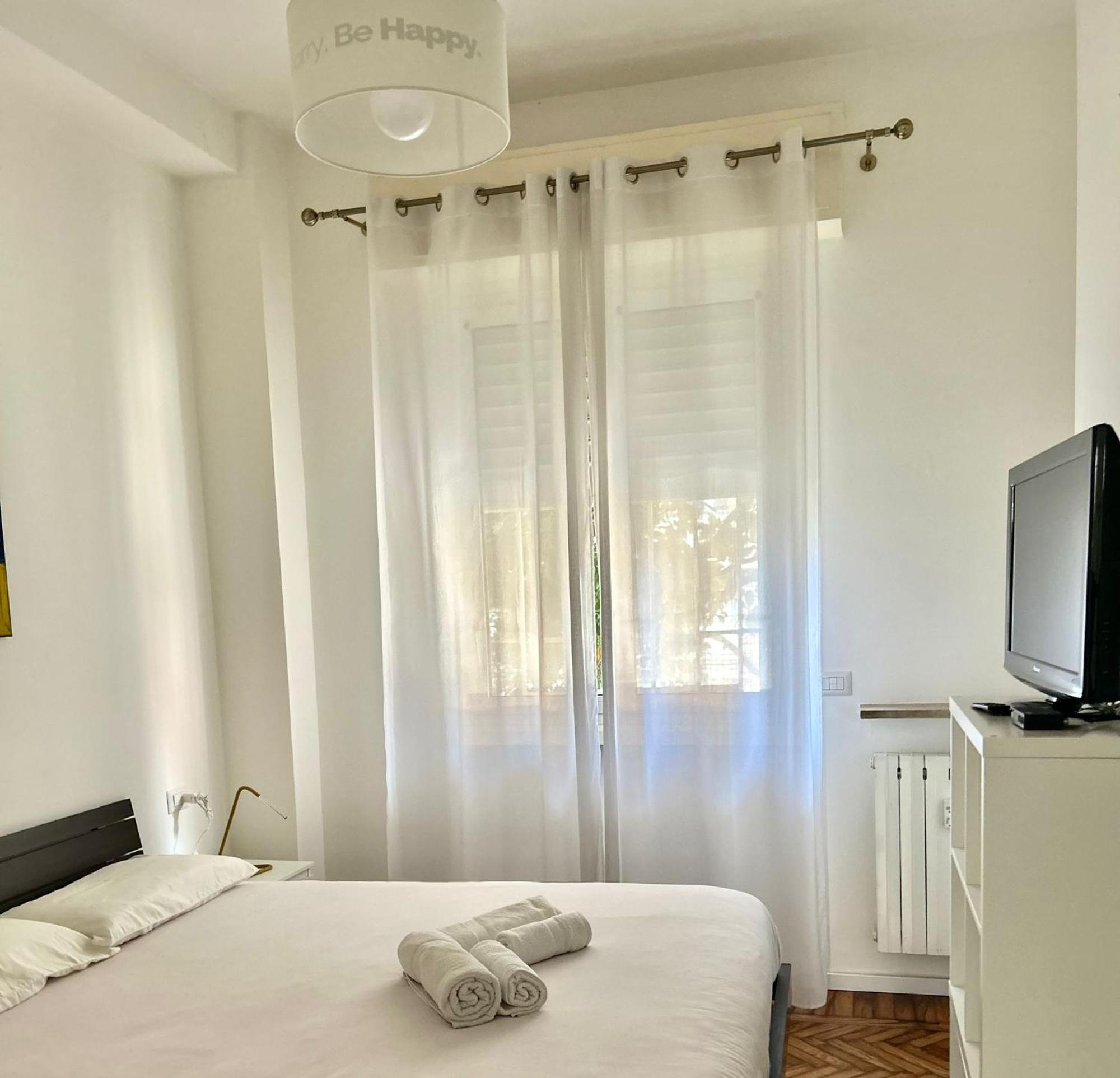 Lovely 2 Room Apartment With Small Garden Милан Экстерьер фото